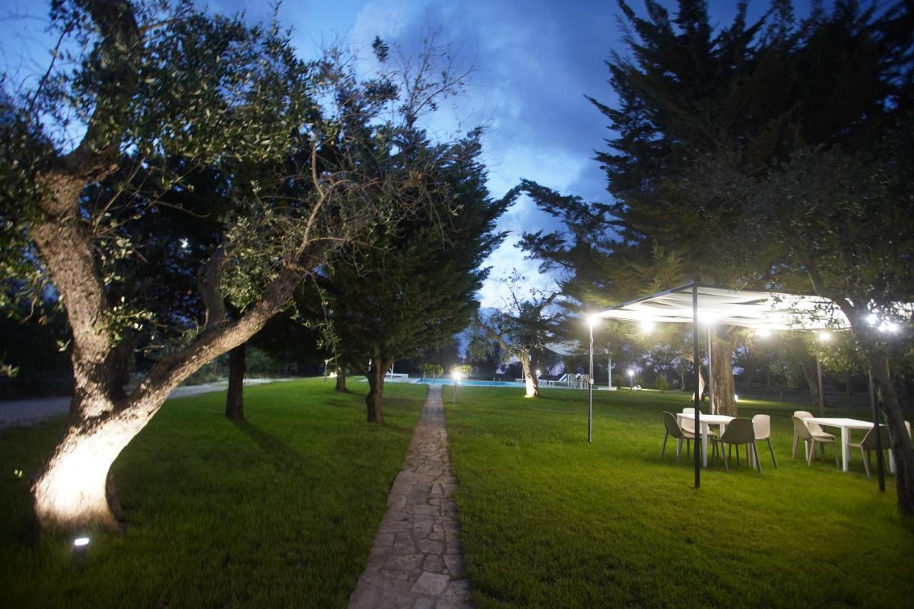Gli Ulivi Di Gino Bed & Breakfast Sanarica Bagian luar foto